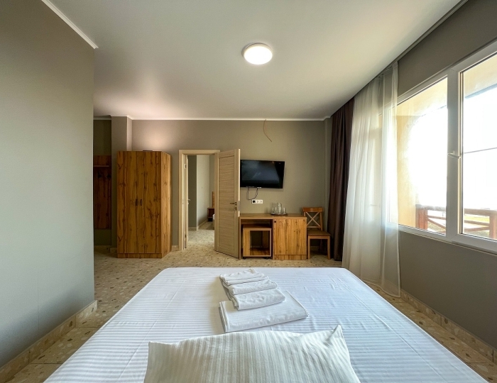 Стандарт 4-местный 2-комнатный с отдельным входом 1 этаж корпус С - Отель Napra Hotel & Spa / Напра Цандрипш